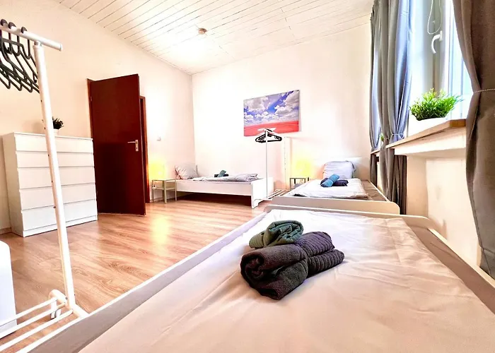 Apartment Neu: 3 Bedroom W/ 6 Beds In Hagen, 7min To A1 *