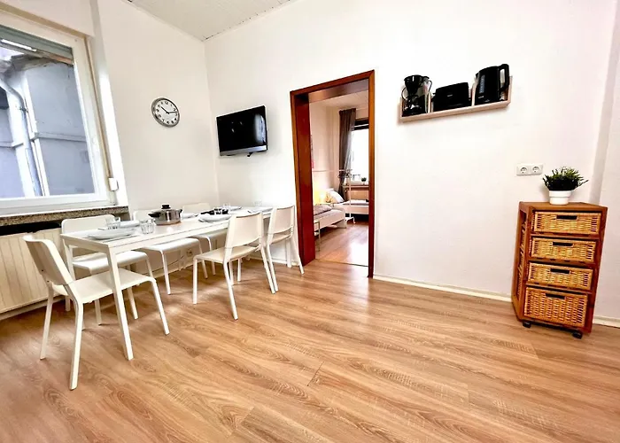 Neu: 3 Bedroom W/ 6 Beds In Hagen, 7min To A1 *