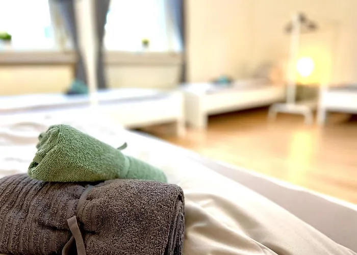 Apartment Neu: 3 Bedroom W/ 6 Beds In Hagen, 7min To A1 Hagen (Arnsberg)