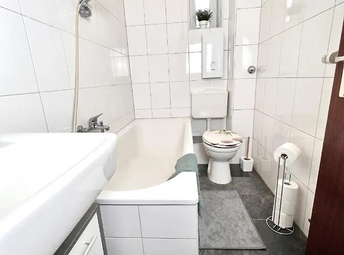 Apartment Neu: 3 Bedroom W/ 6 Beds In Hagen, 7min To A1 Hagen (Arnsberg)